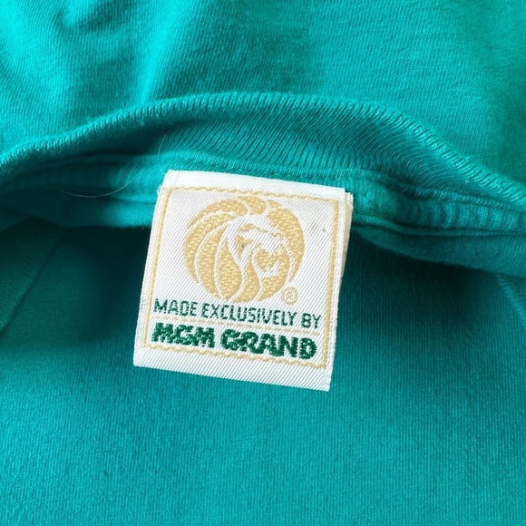 Vintage MGM Grand Logo T-shirt Large - Picture 3 of 5